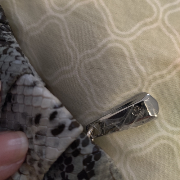 Simply Vera wristlet - Picture 4 of 4